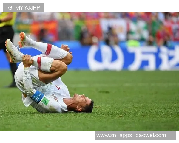 C罗职业生涯红牌统计揭秘肘击踢人假摔三大罪状分析